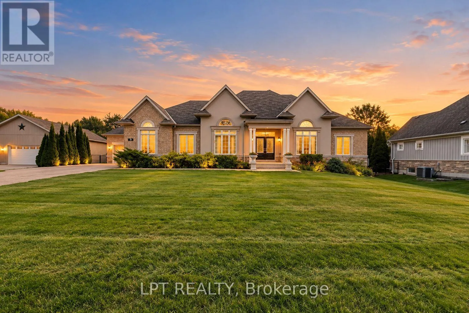 5 WOLFORD COURT
