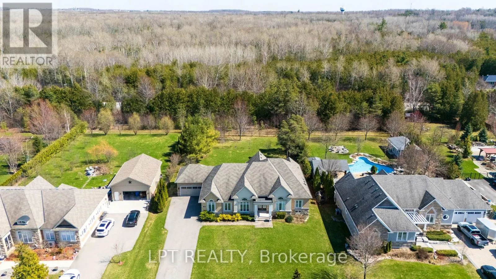 5 WOLFORD COURT