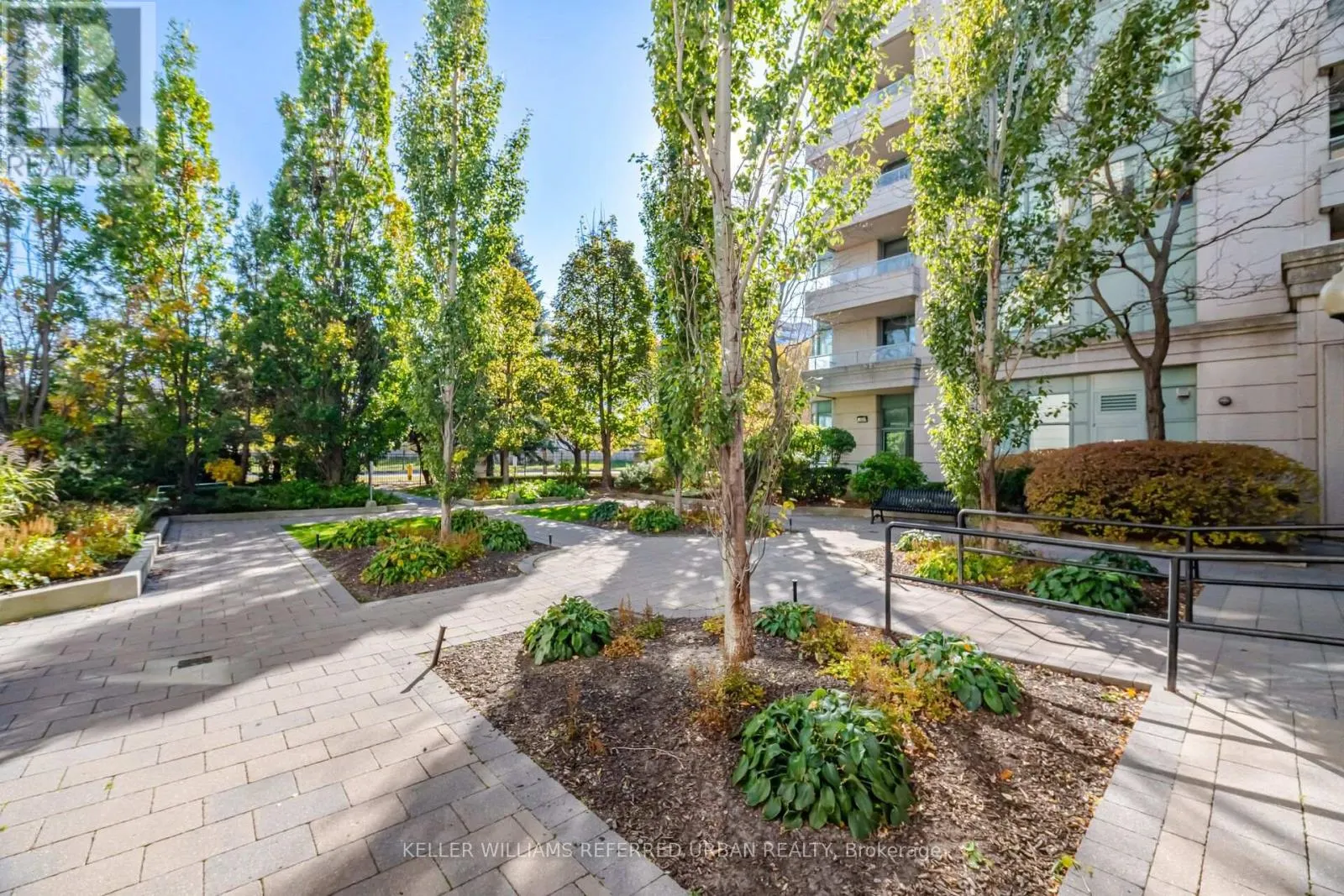 PH307 - 5 EMERALD LANE