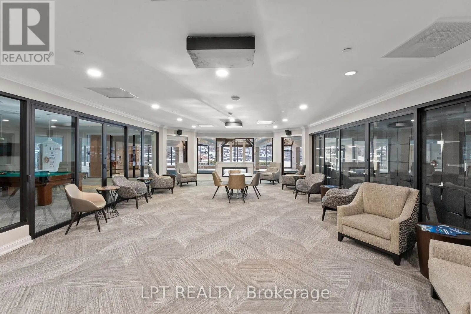 521 - 32 CLARISSA DRIVE