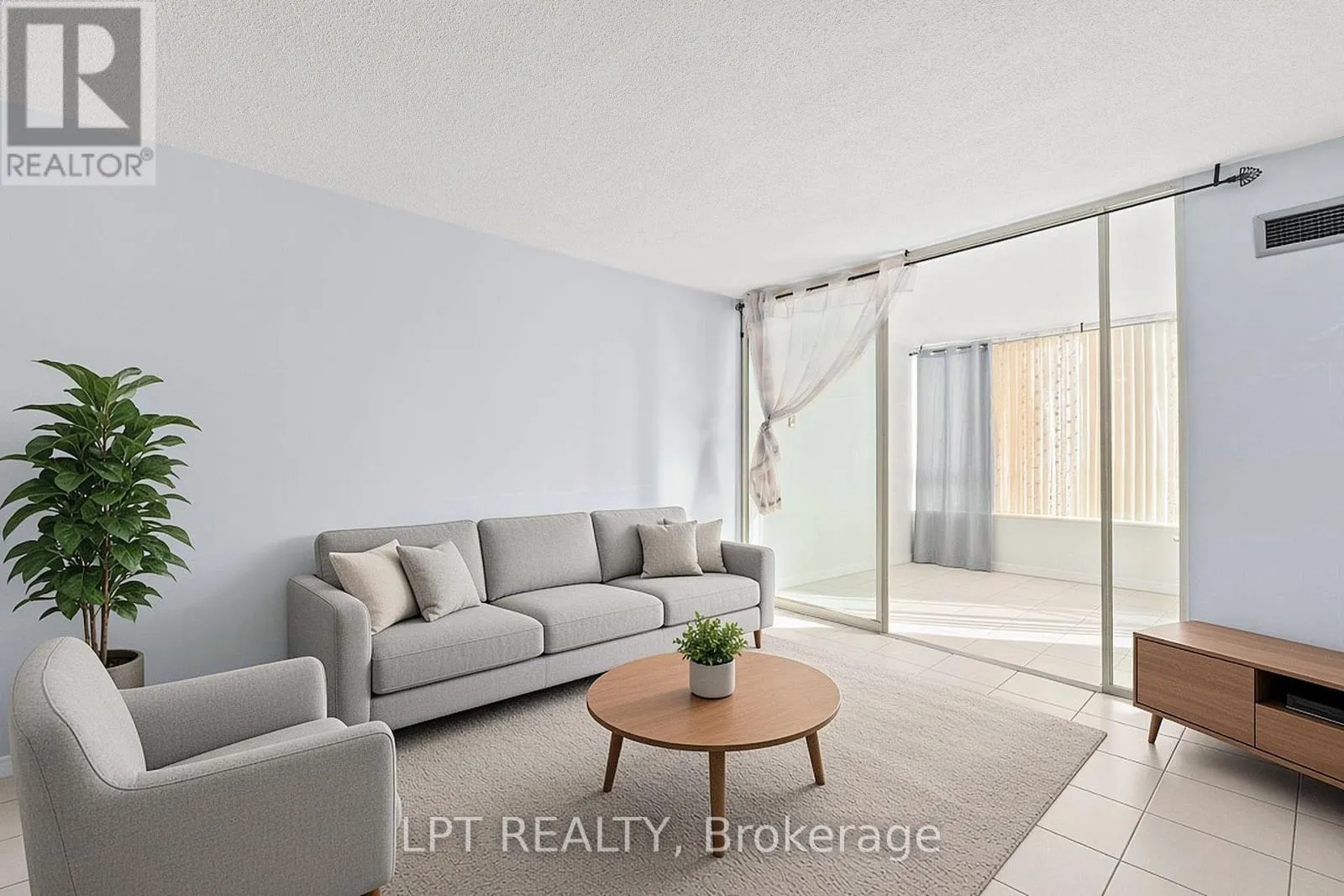521 - 32 CLARISSA DRIVE