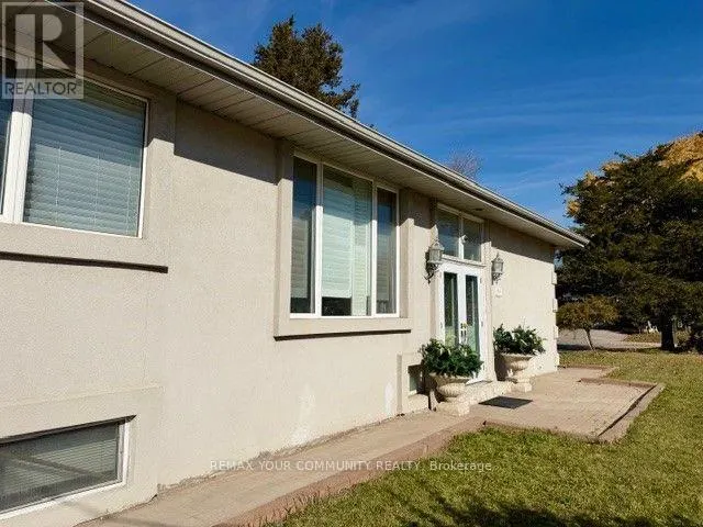 UNIT 1 BACK UNIT - 546 MAJOR MACKENZIE DRIVE E