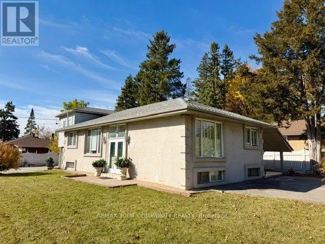 UNIT 1 BACK UNIT - 546 MAJOR MACKENZIE DRIVE E