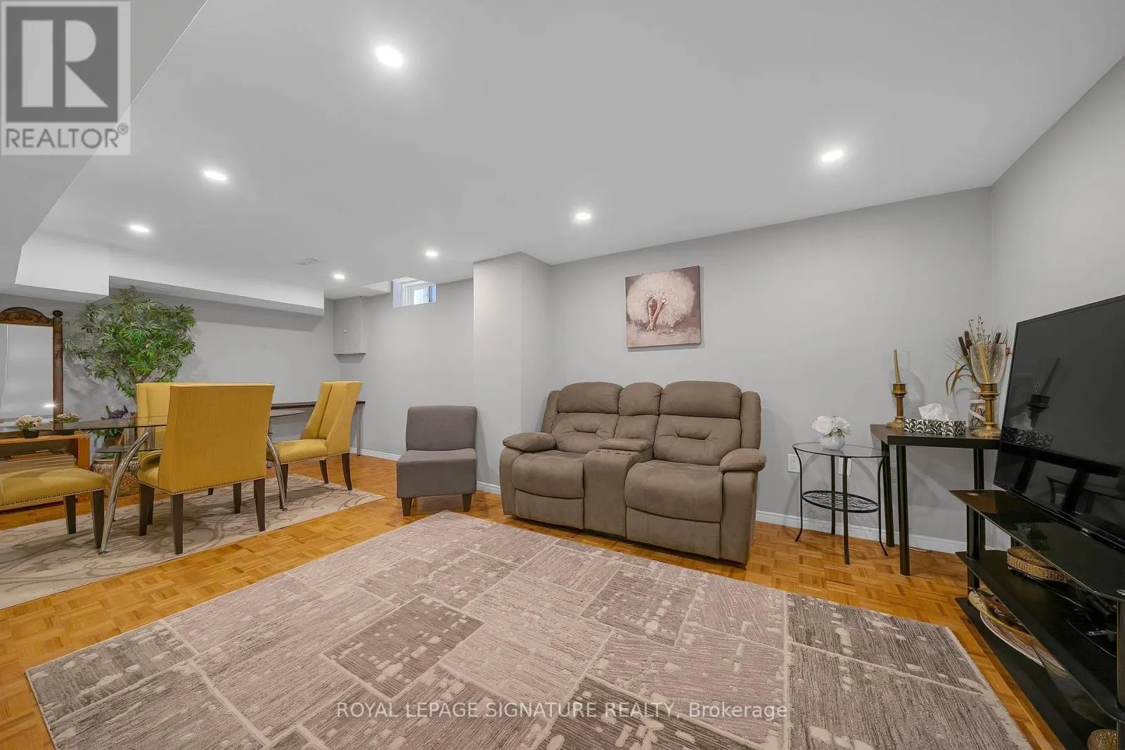 107 ROXBOROUGH LANE