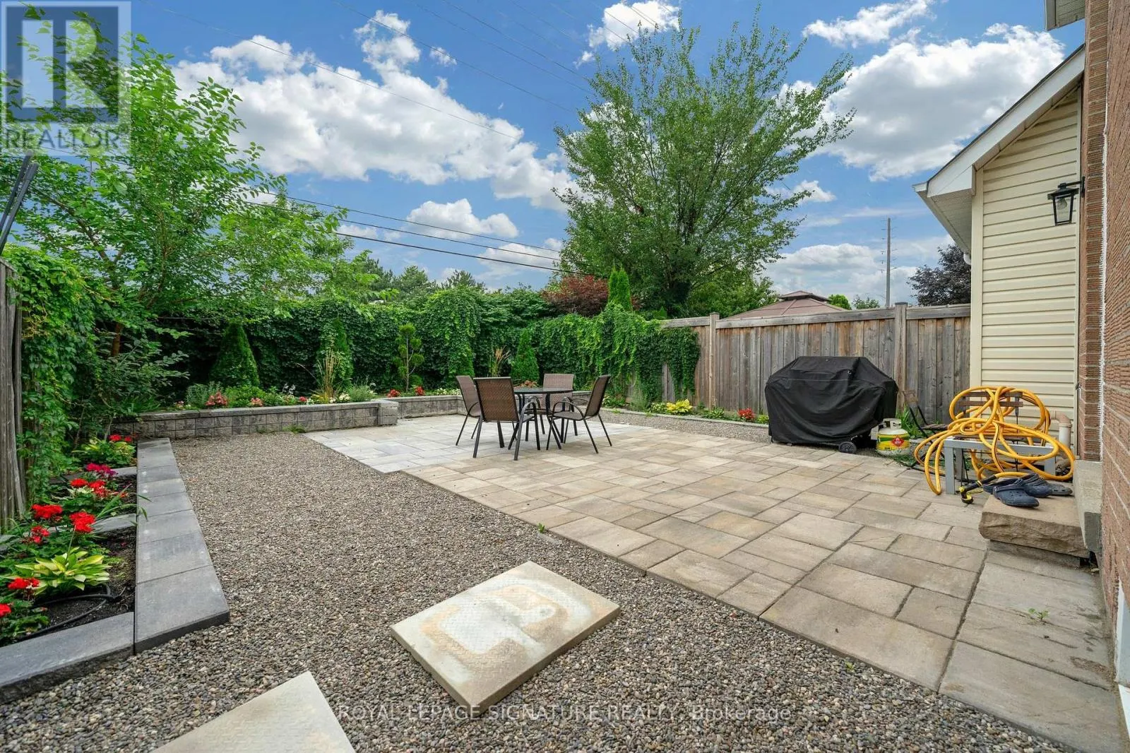 107 ROXBOROUGH LANE