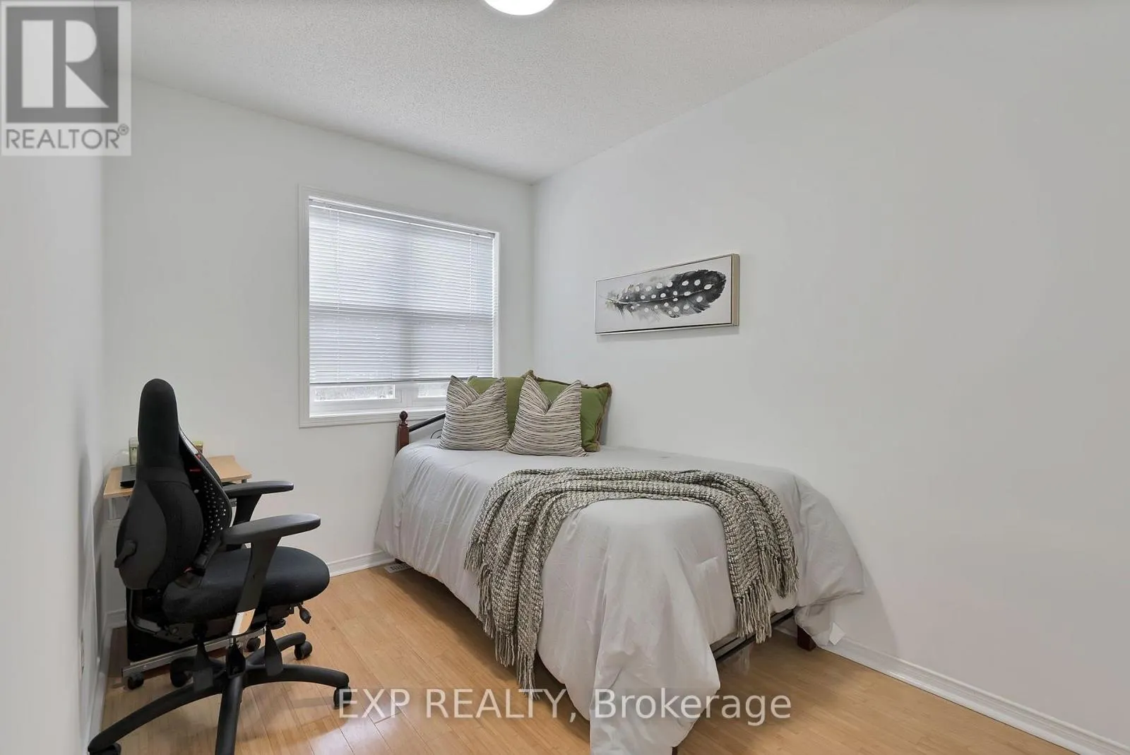 11 MAPLE PARK WAY