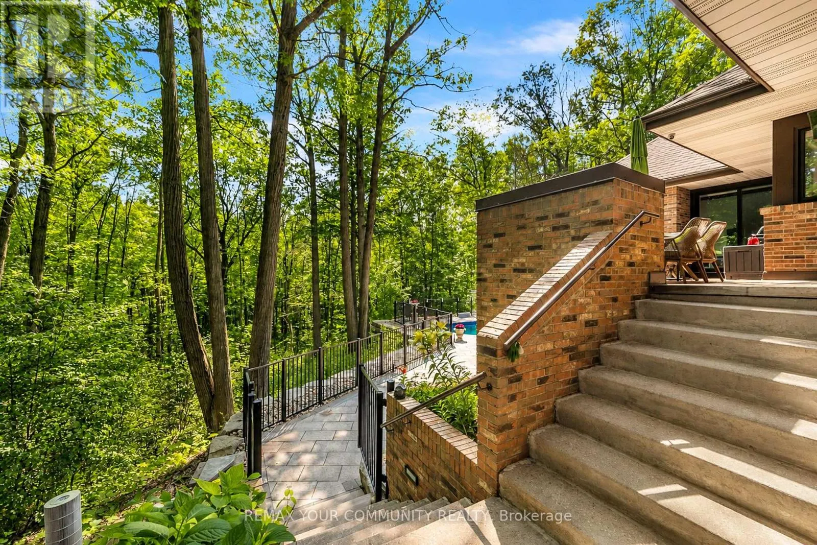 76 TRAILWOOD CRESCENT