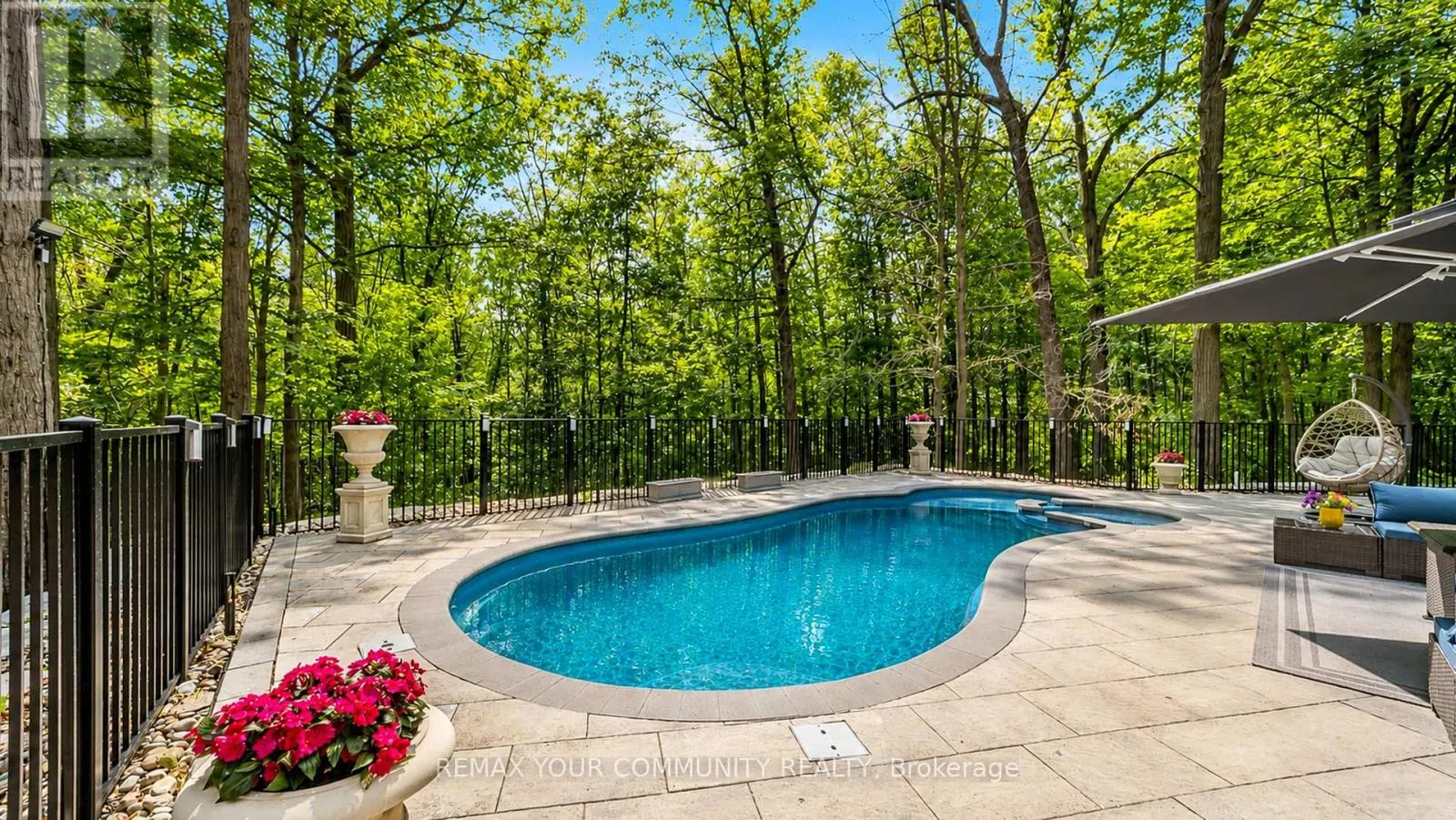 76 TRAILWOOD CRESCENT