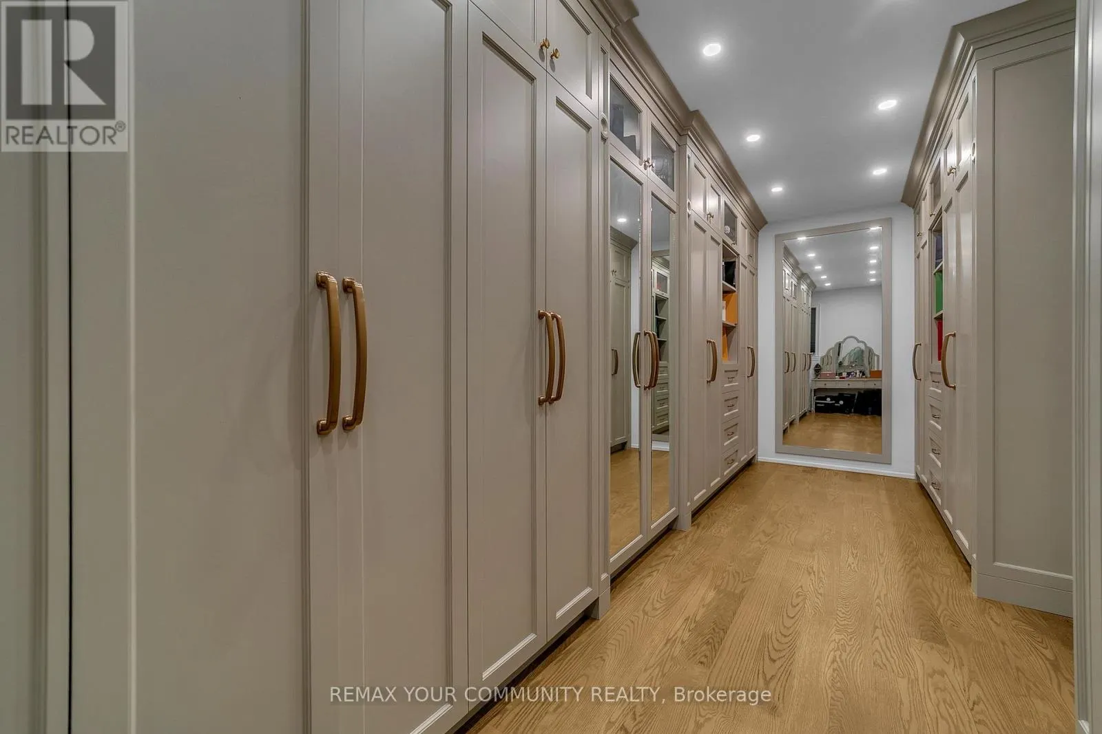 76 TRAILWOOD CRESCENT
