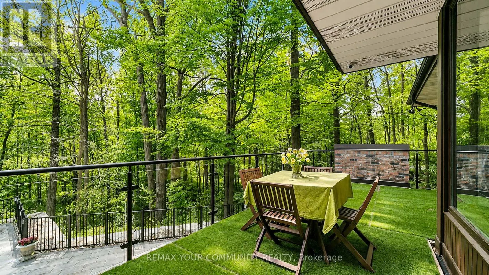 76 TRAILWOOD CRESCENT