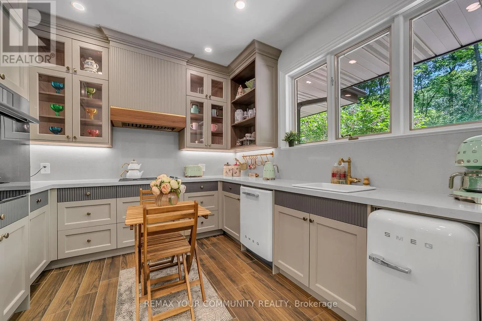 76 TRAILWOOD CRESCENT