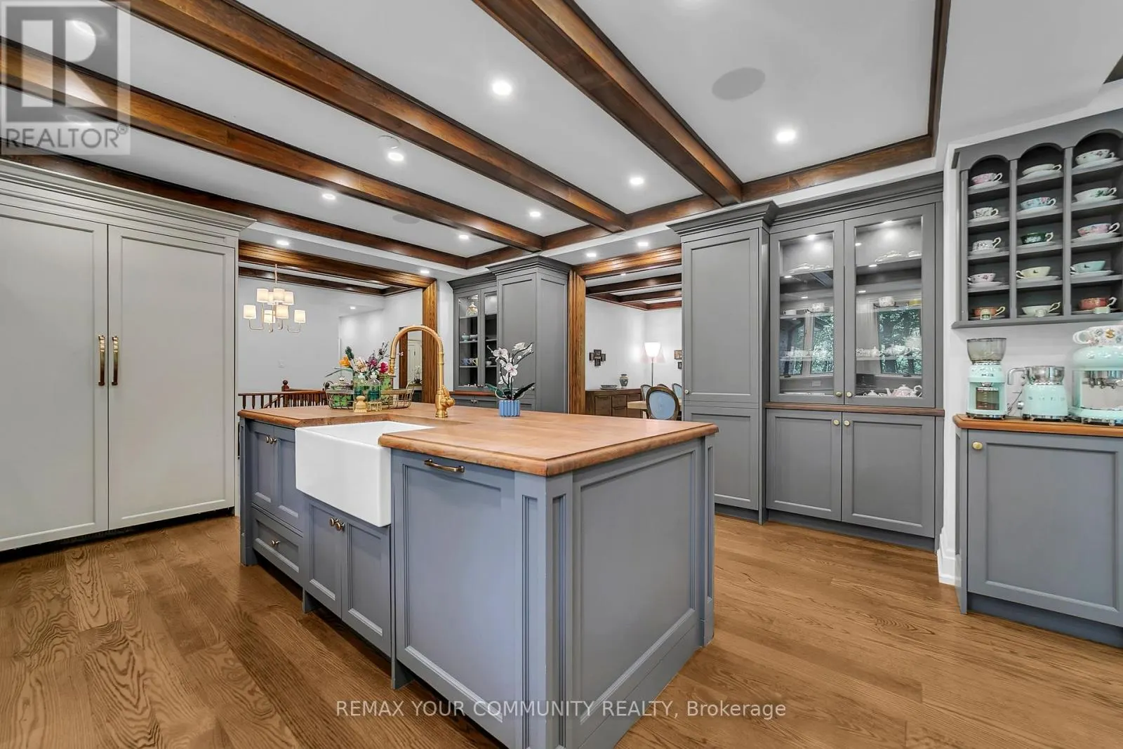 76 TRAILWOOD CRESCENT
