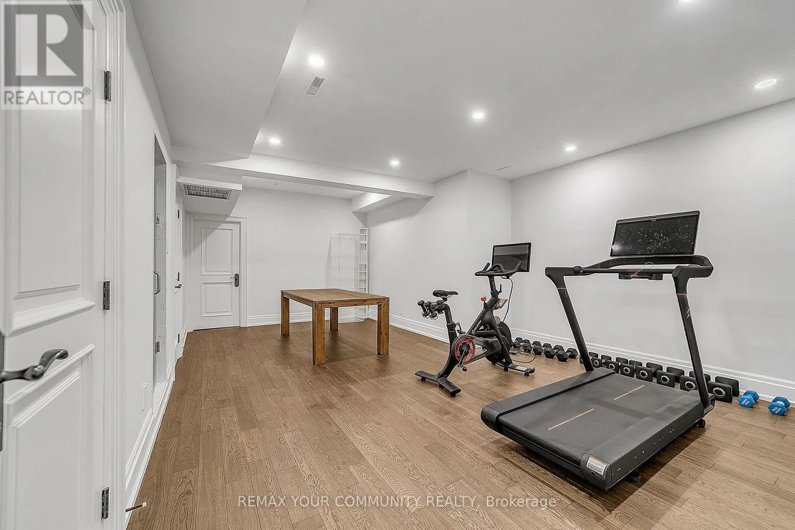 76 TRAILWOOD CRESCENT