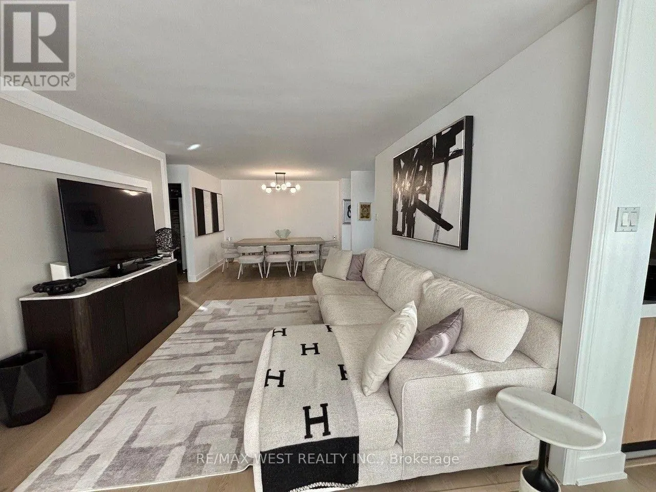 1408 - 7 TOWNSGATE DRIVE