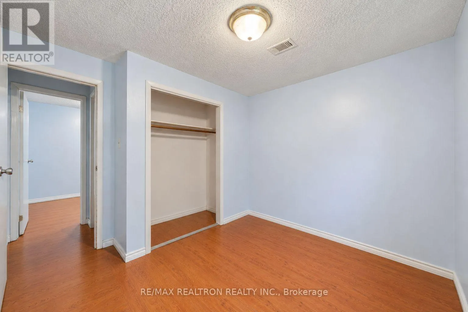 414 THE QUEENSWAY ROAD S