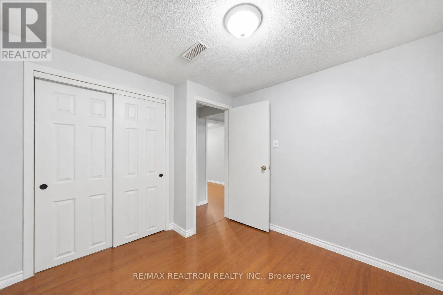 414 THE QUEENSWAY ROAD S