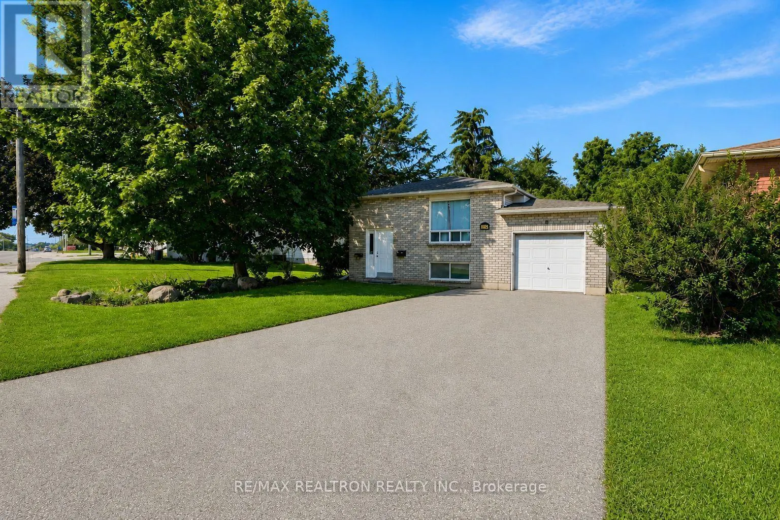 414 THE QUEENSWAY ROAD S