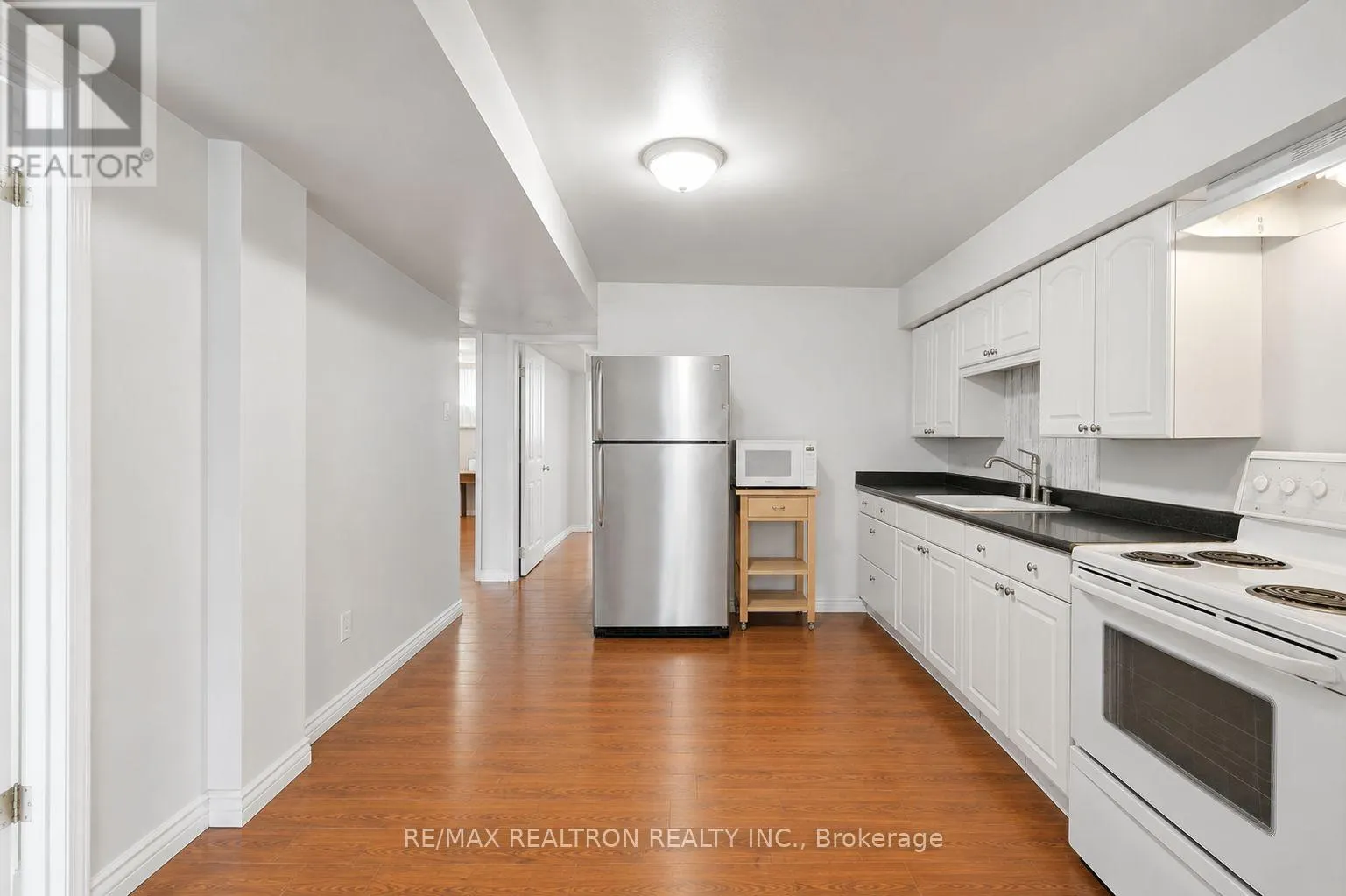 414 THE QUEENSWAY ROAD S