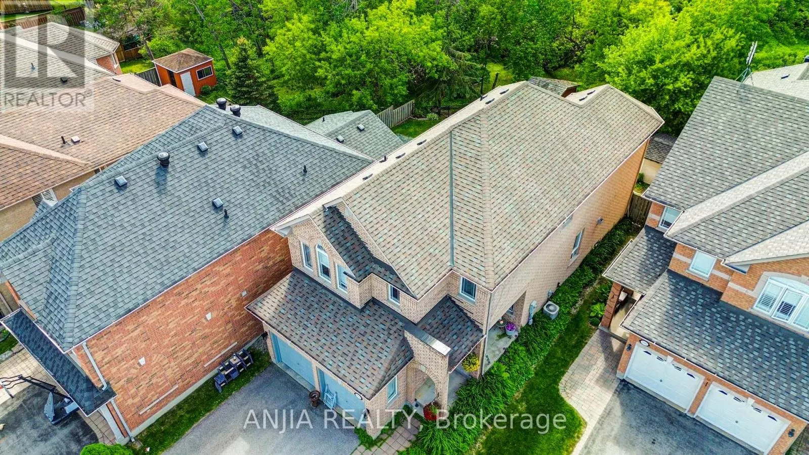 132 ESTATE GARDEN DRIVE