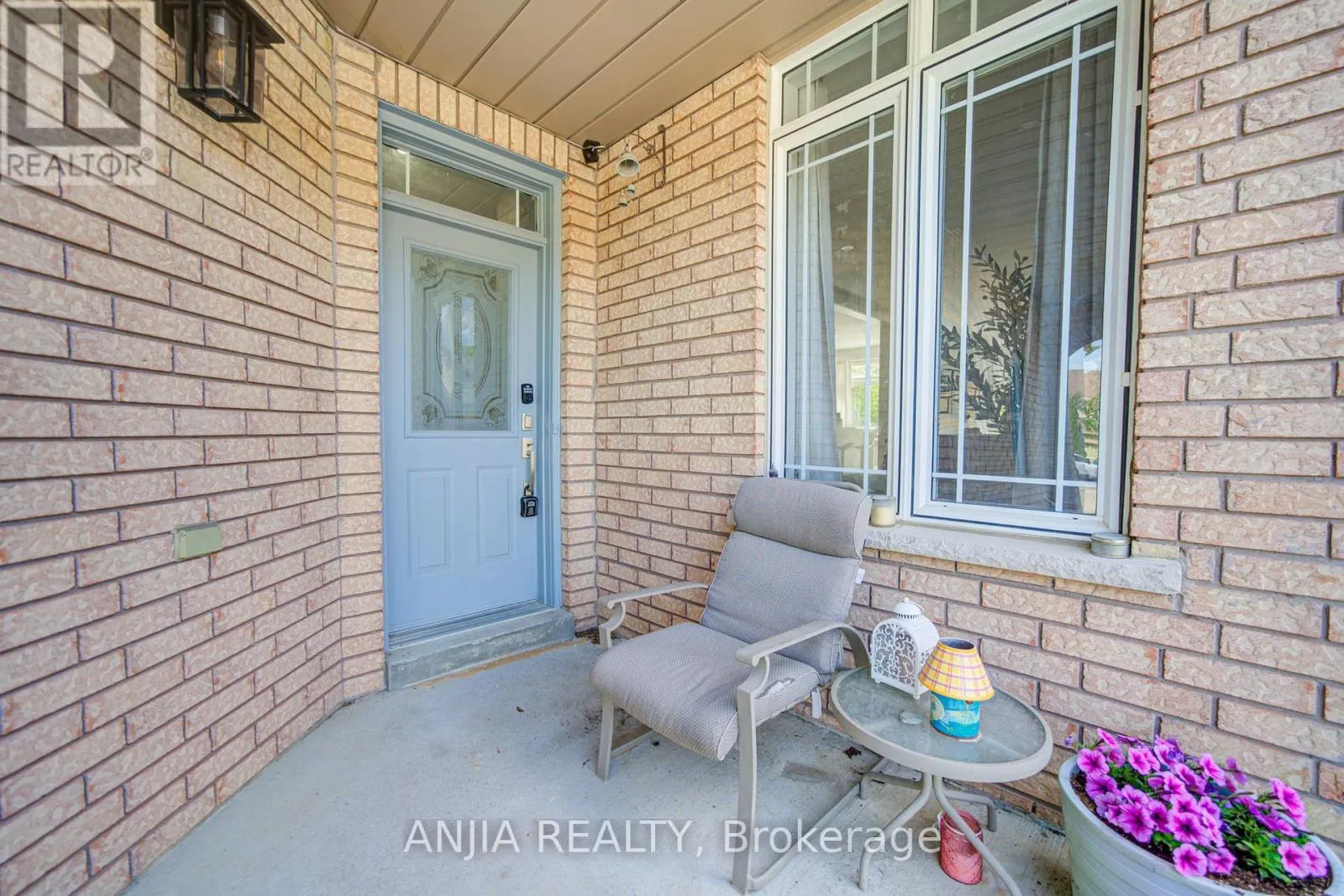 132 ESTATE GARDEN DRIVE