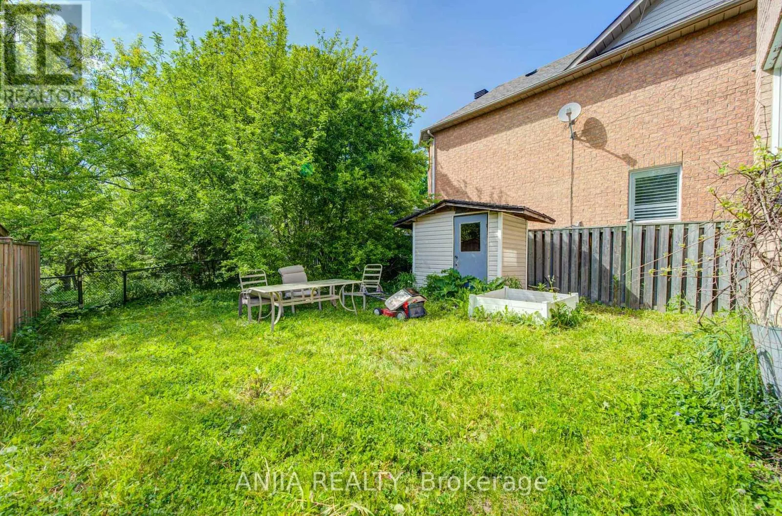 132 ESTATE GARDEN DRIVE