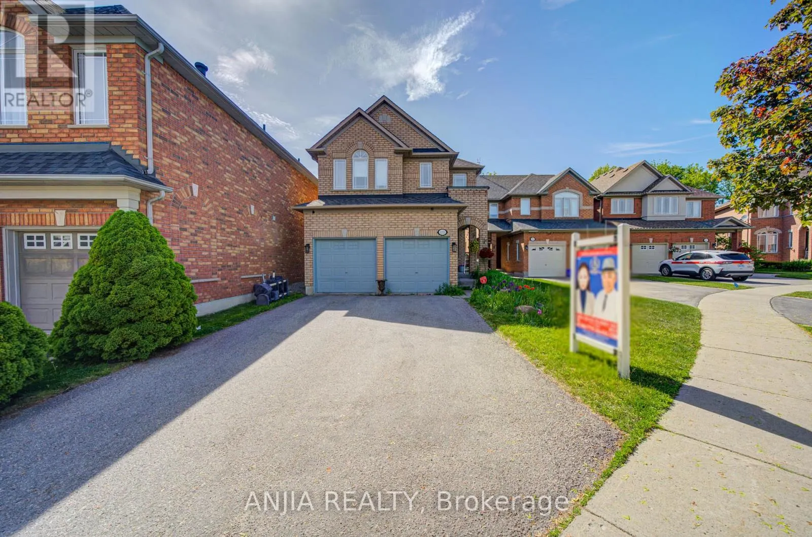 132 ESTATE GARDEN DRIVE