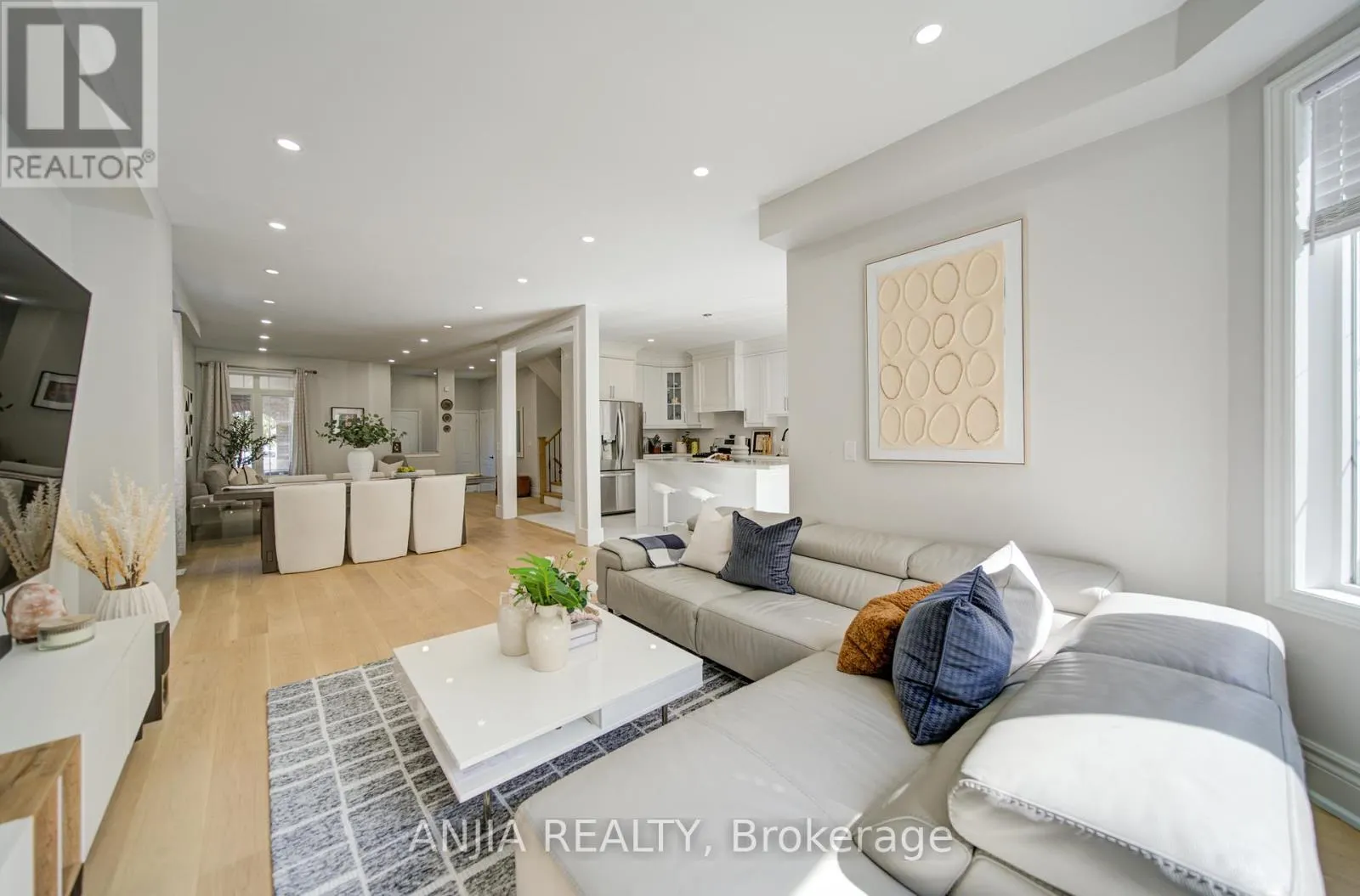 132 ESTATE GARDEN DRIVE