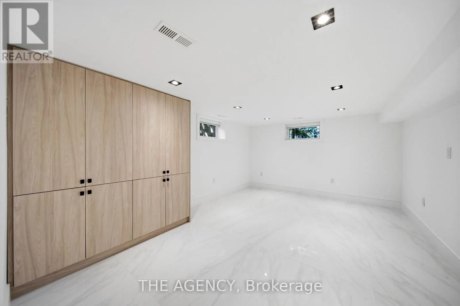 193 BEECHWOOD CRESCENT