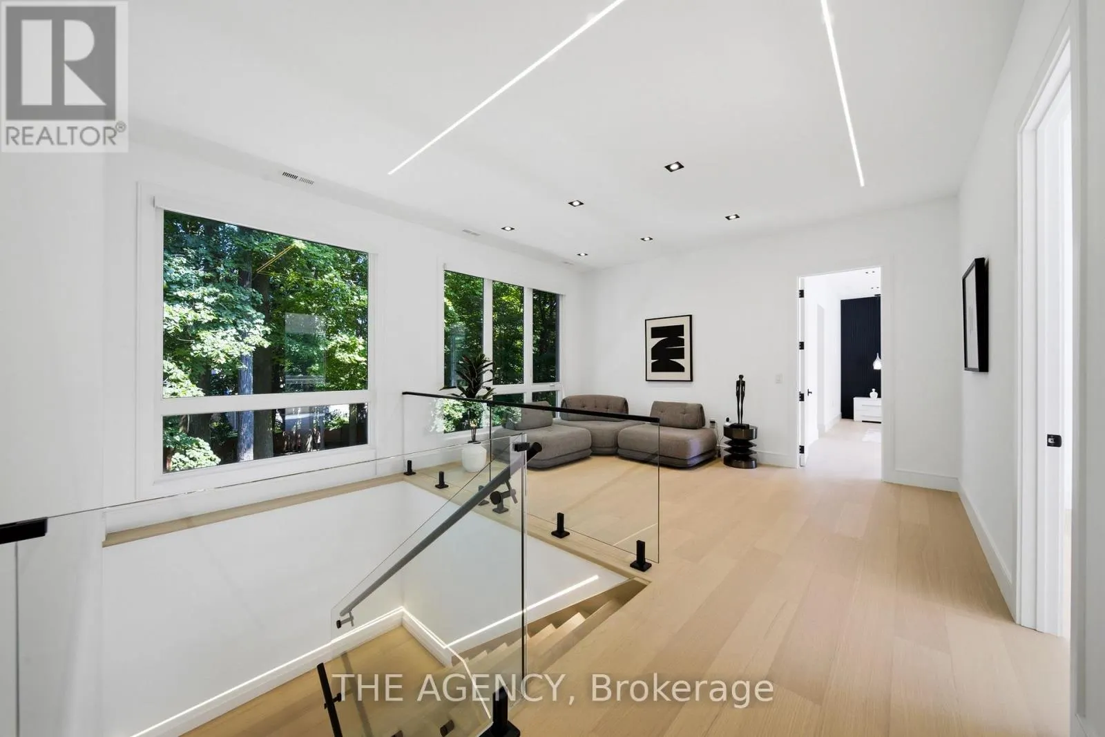 193 BEECHWOOD CRESCENT
