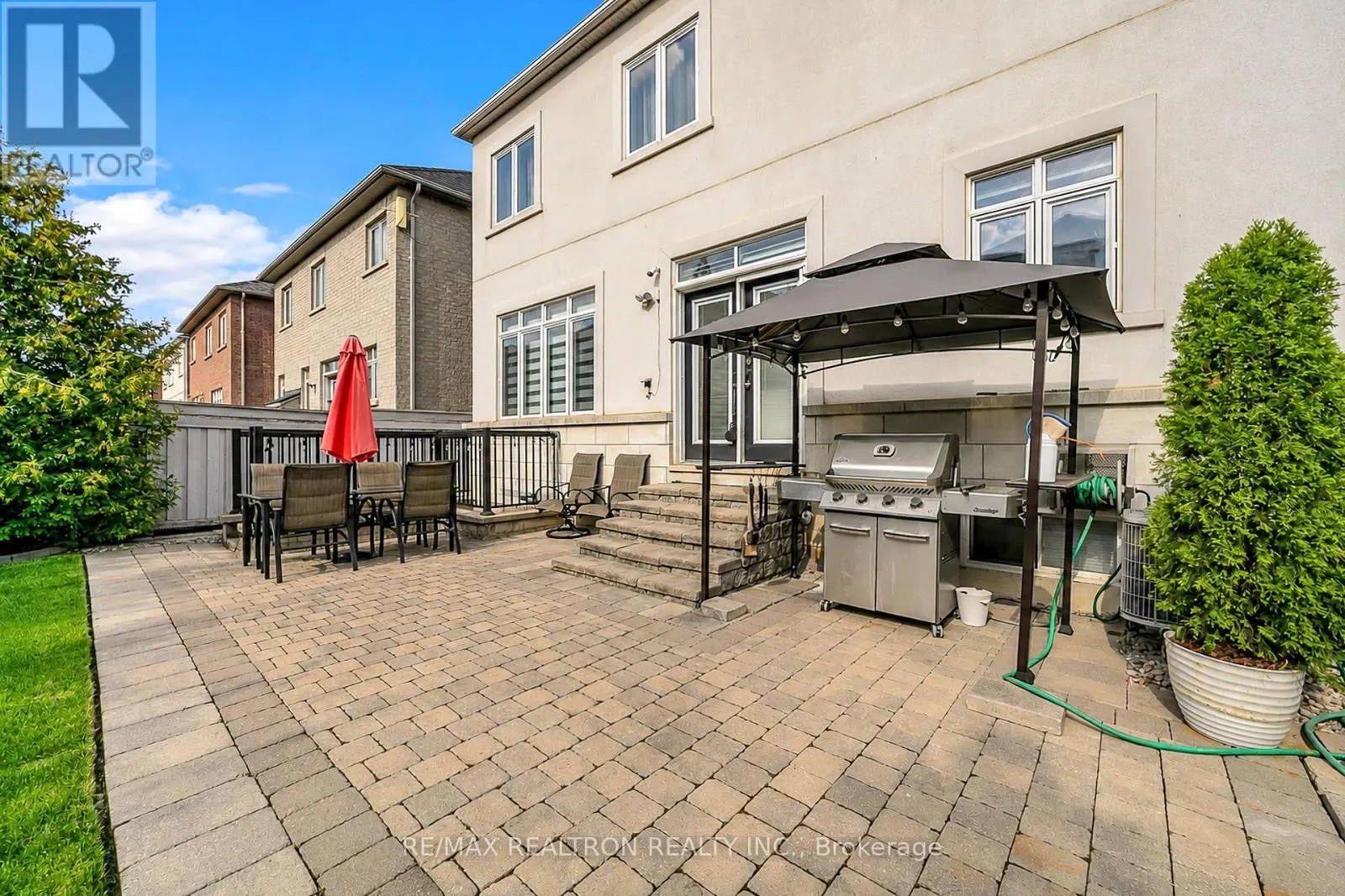 20 ROCK ELM COURT