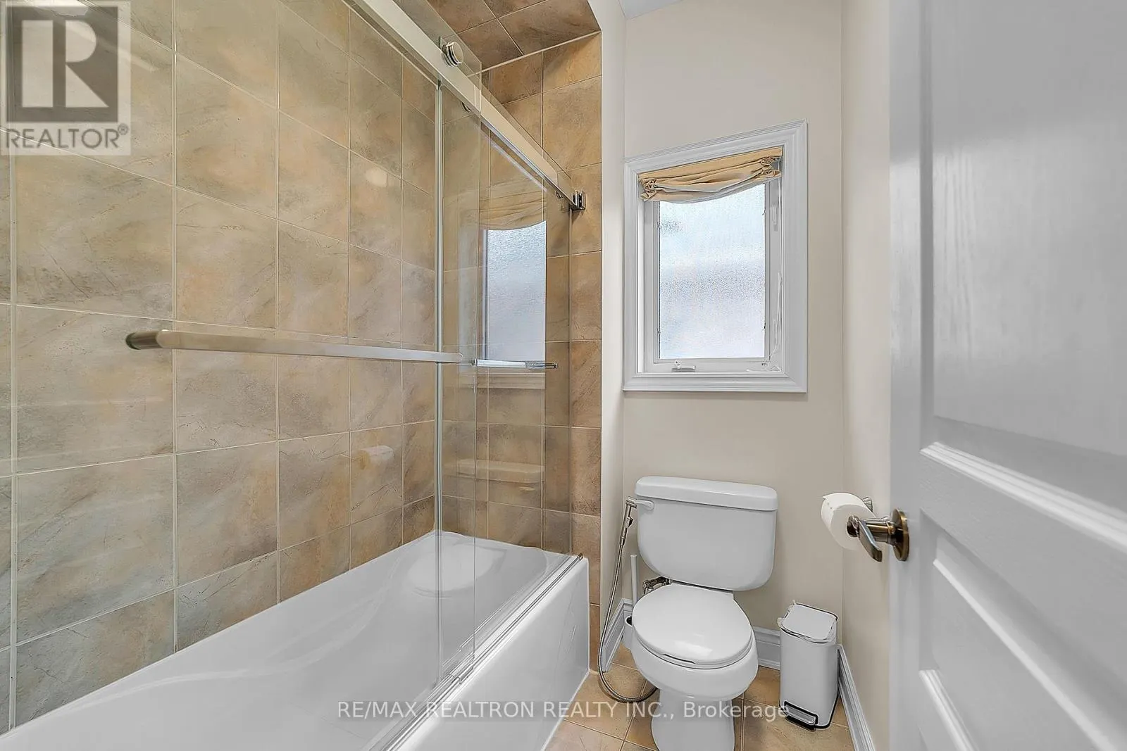 20 ROCK ELM COURT