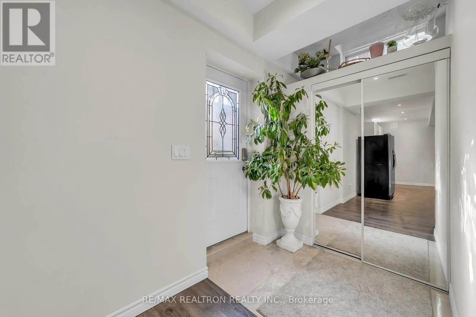 20 ROCK ELM COURT