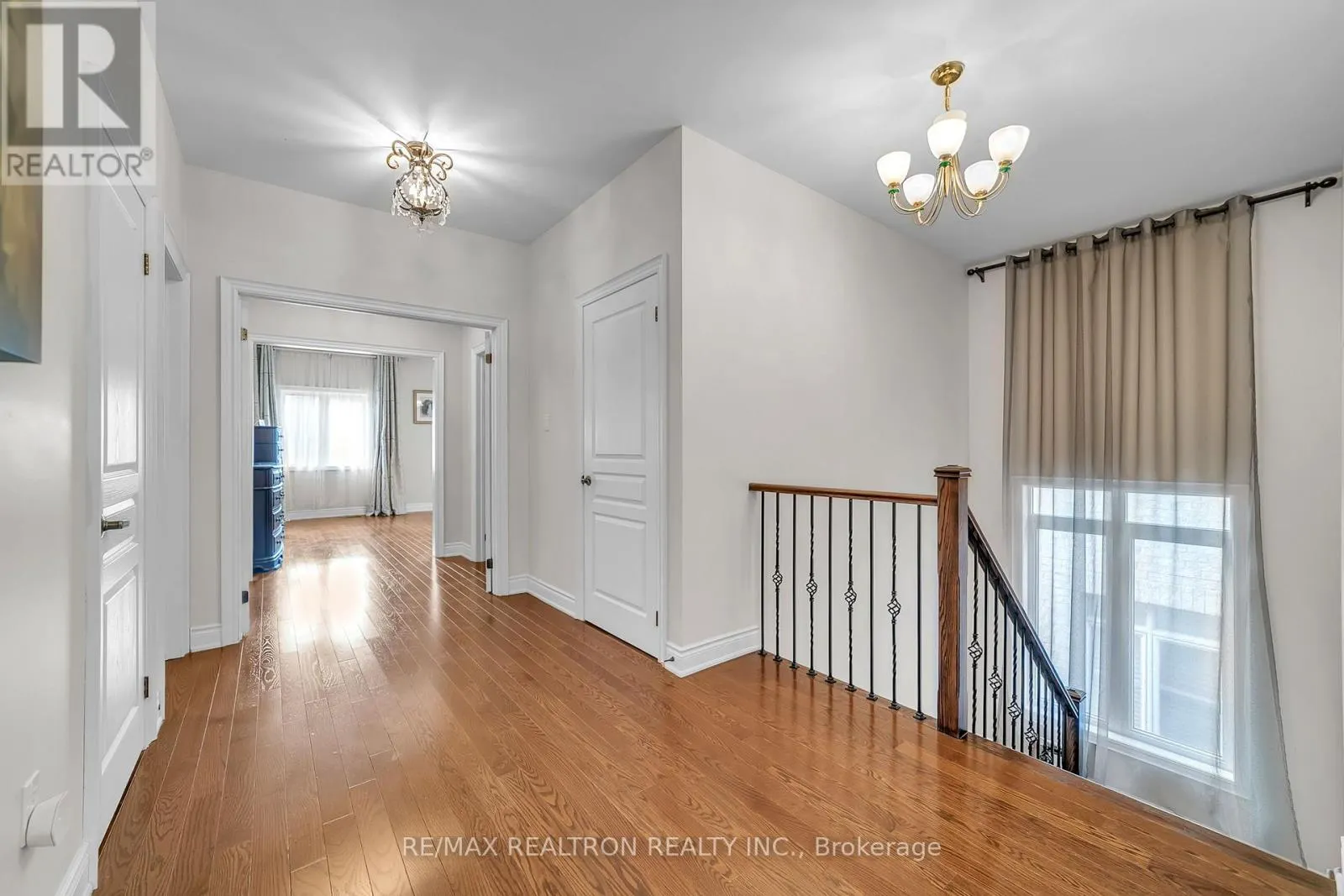 20 ROCK ELM COURT