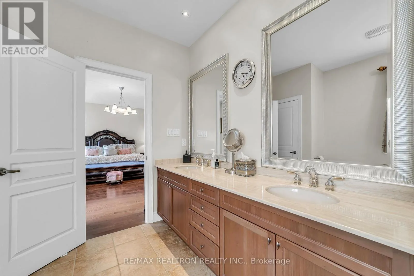 20 ROCK ELM COURT