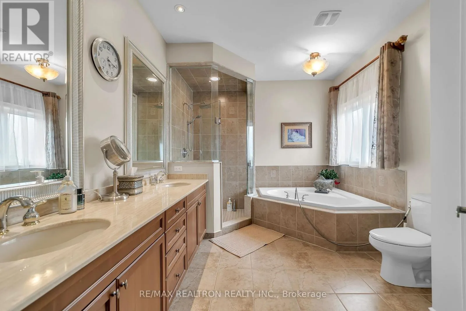 20 ROCK ELM COURT