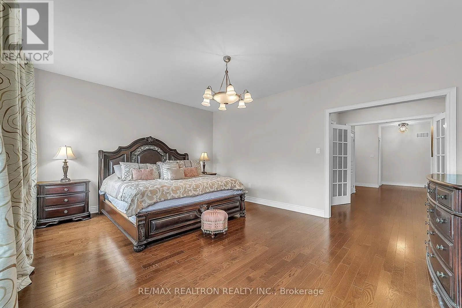 20 ROCK ELM COURT