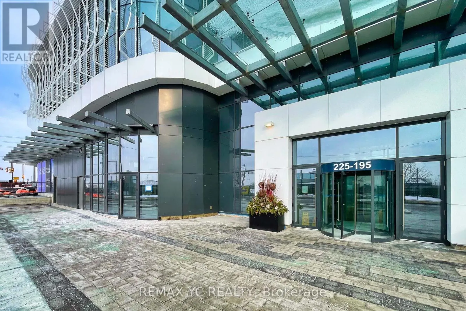 1803 - 225 COMMERCE STREET