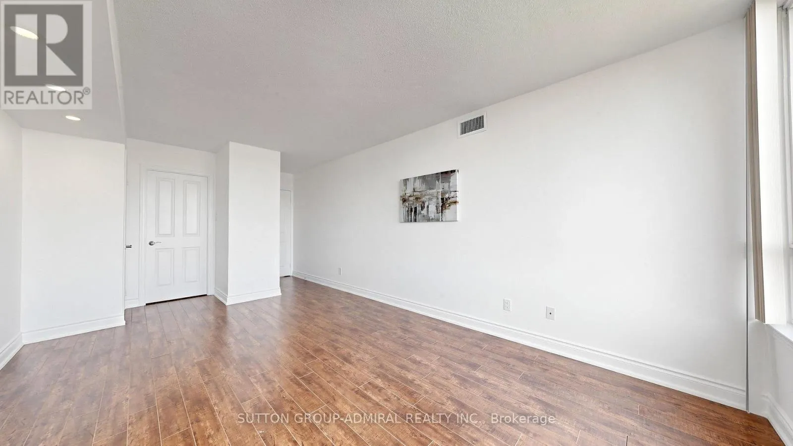 1001 - 120 PROMENADE CIRCLE