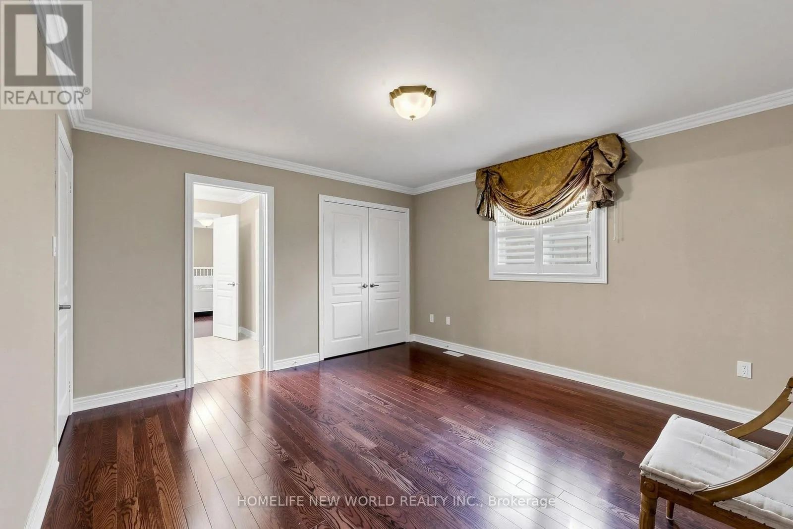 19 FEATHERWOOD DRIVE