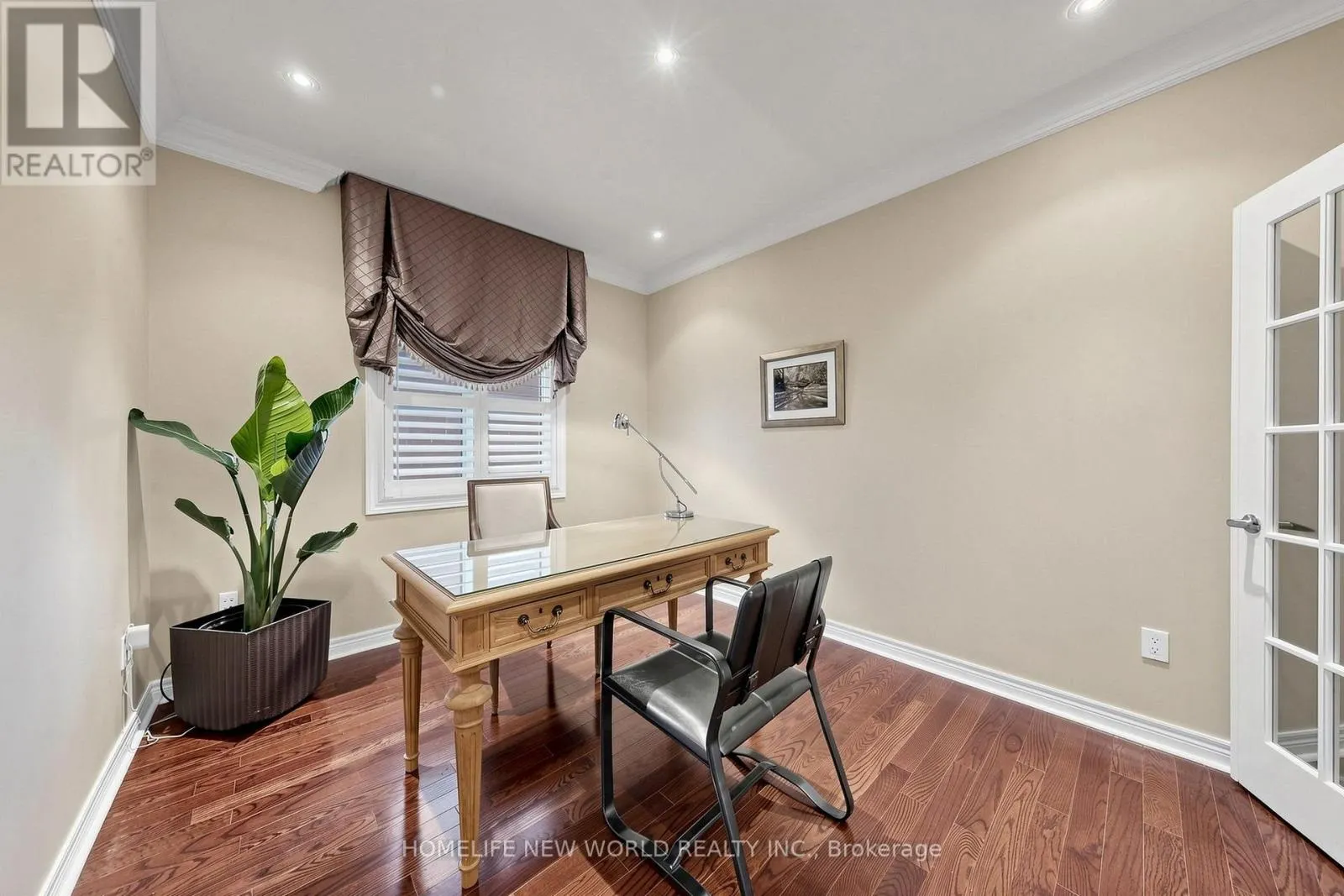 19 FEATHERWOOD DRIVE