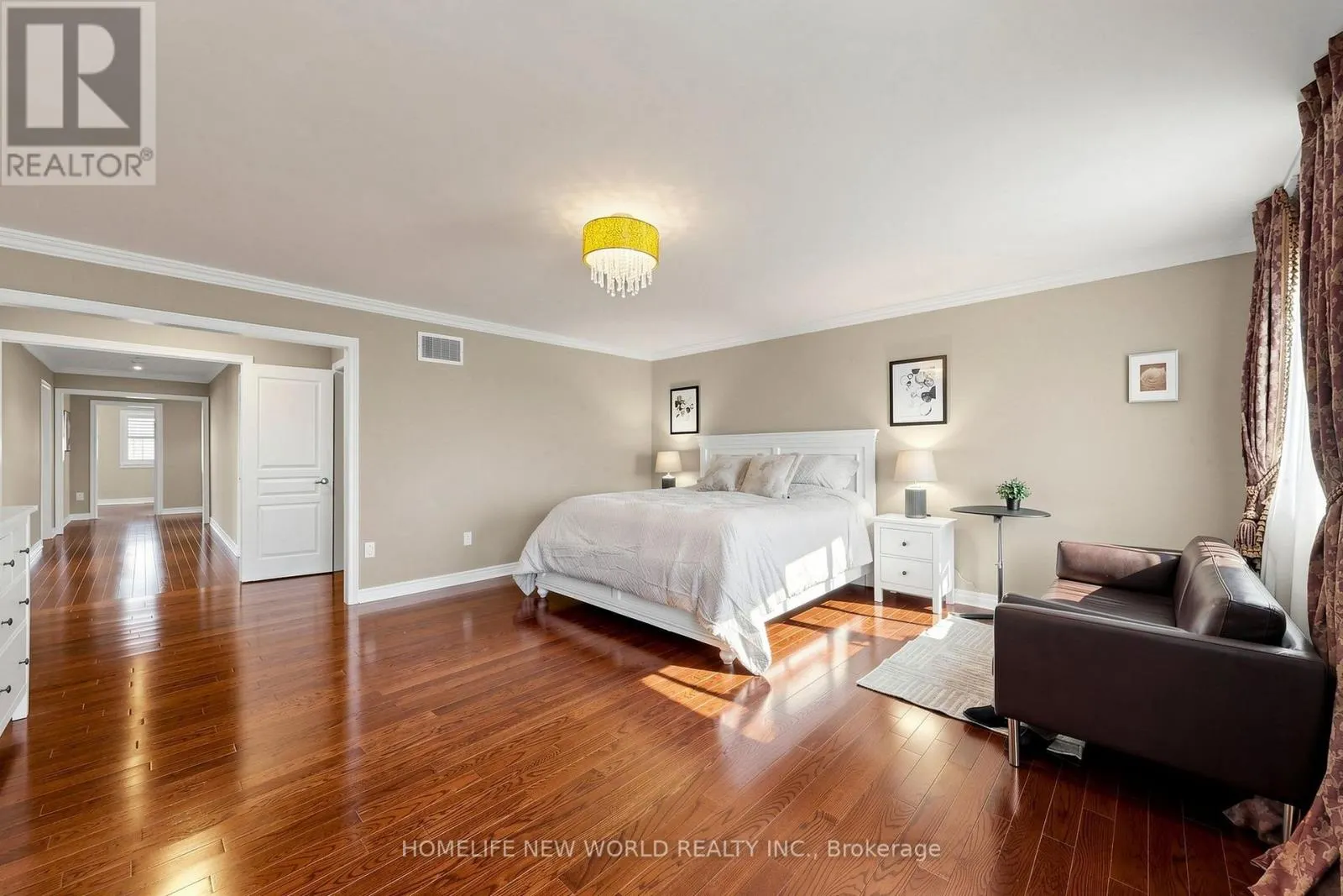 19 FEATHERWOOD DRIVE