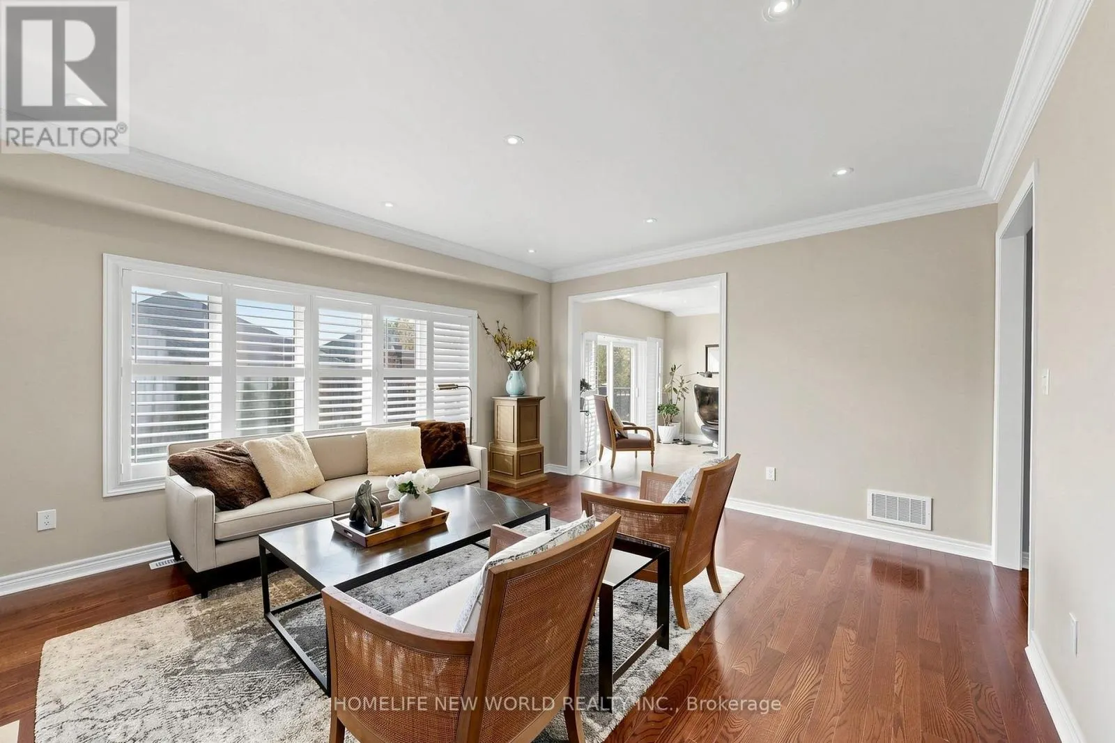 19 FEATHERWOOD DRIVE
