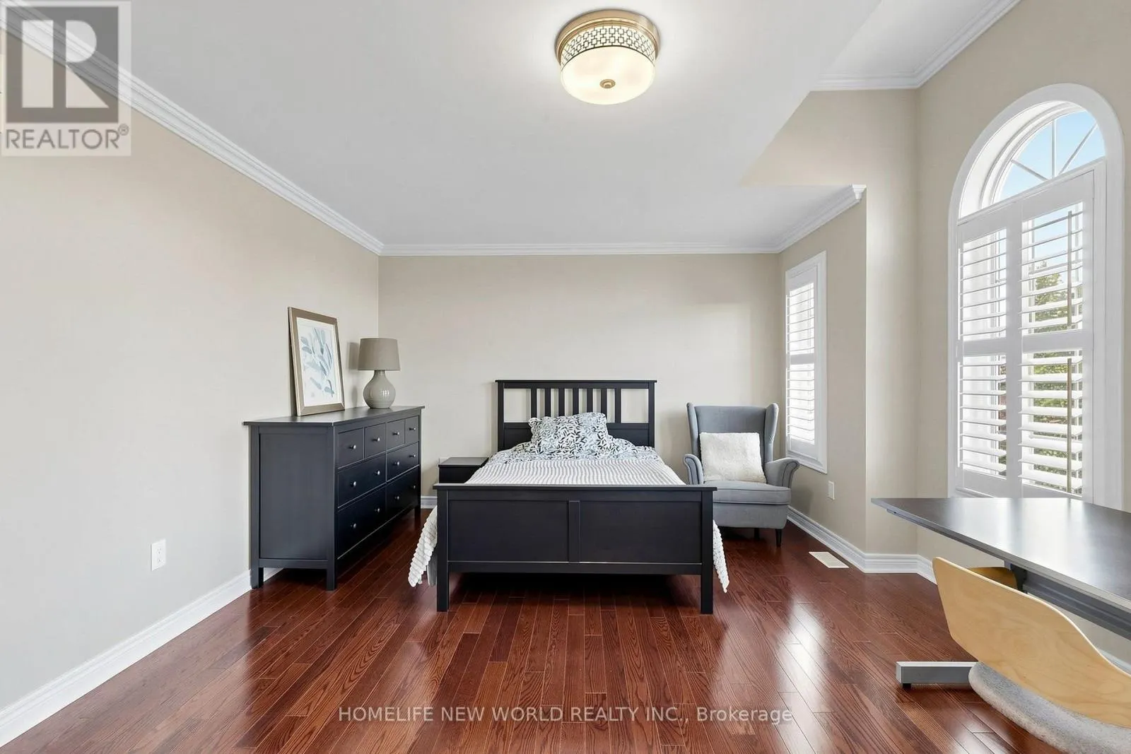 19 FEATHERWOOD DRIVE