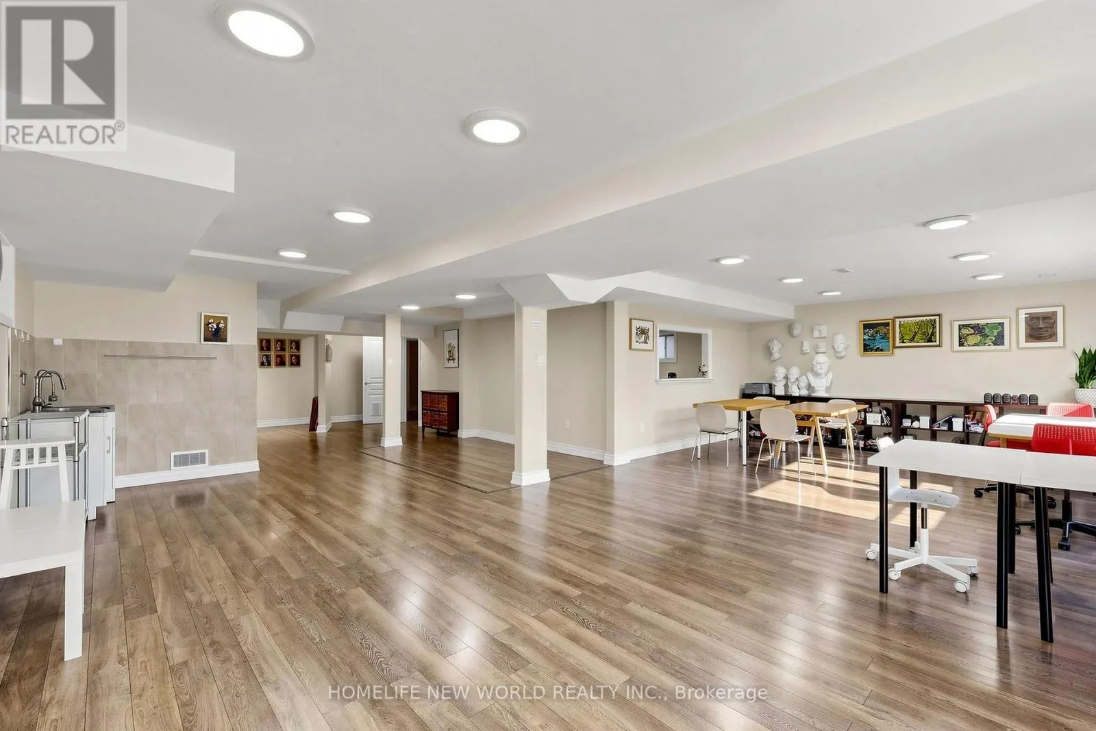 19 FEATHERWOOD DRIVE