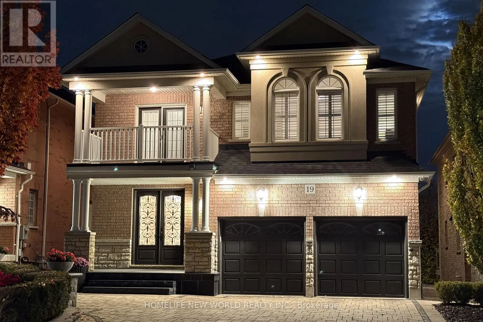 19 FEATHERWOOD DRIVE