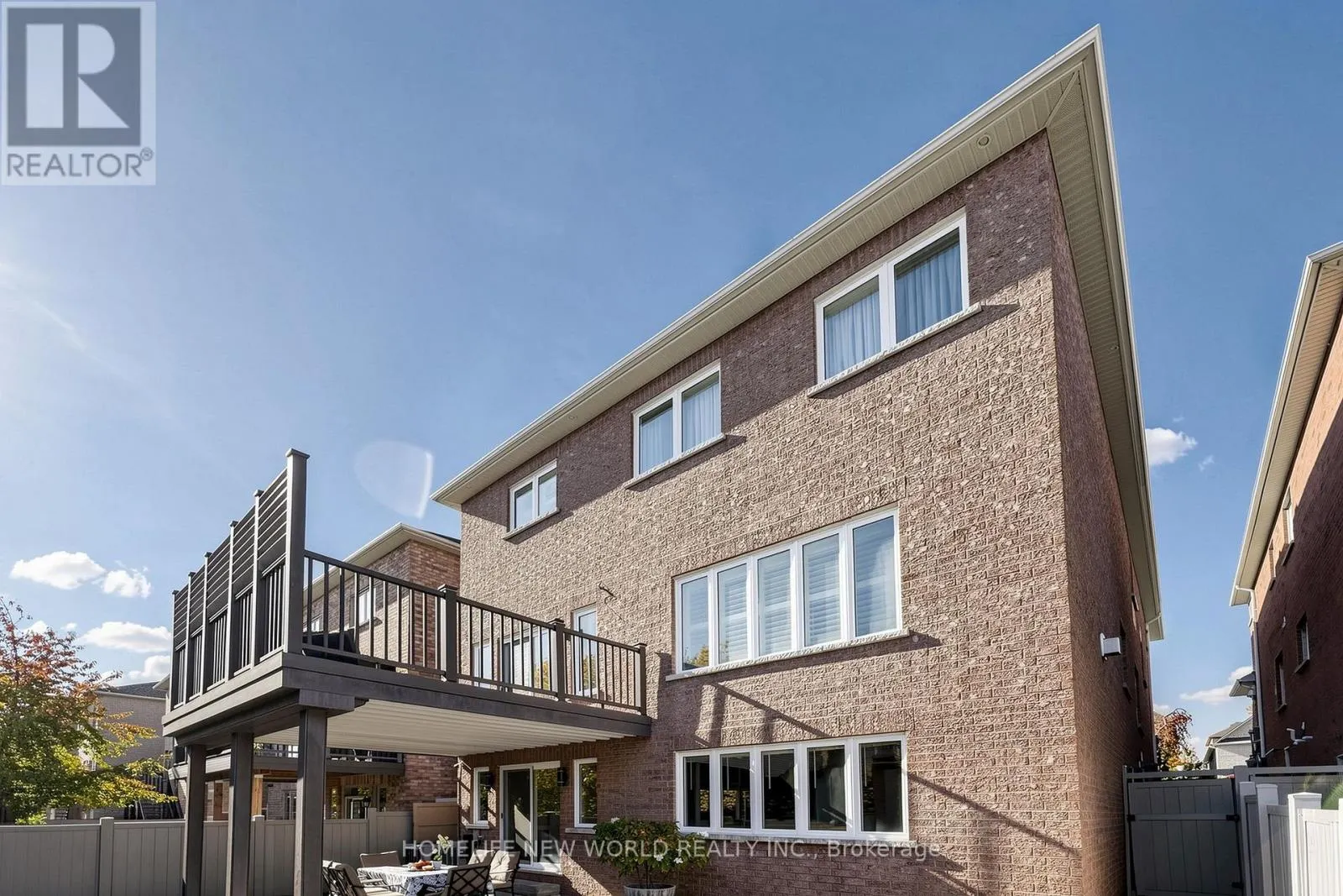 19 FEATHERWOOD DRIVE