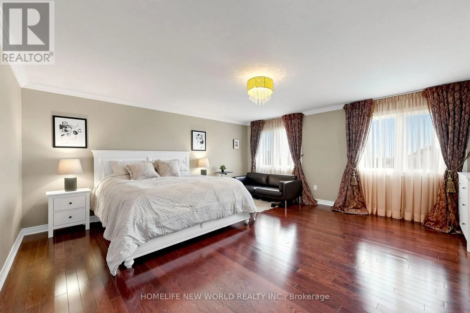 19 FEATHERWOOD DRIVE