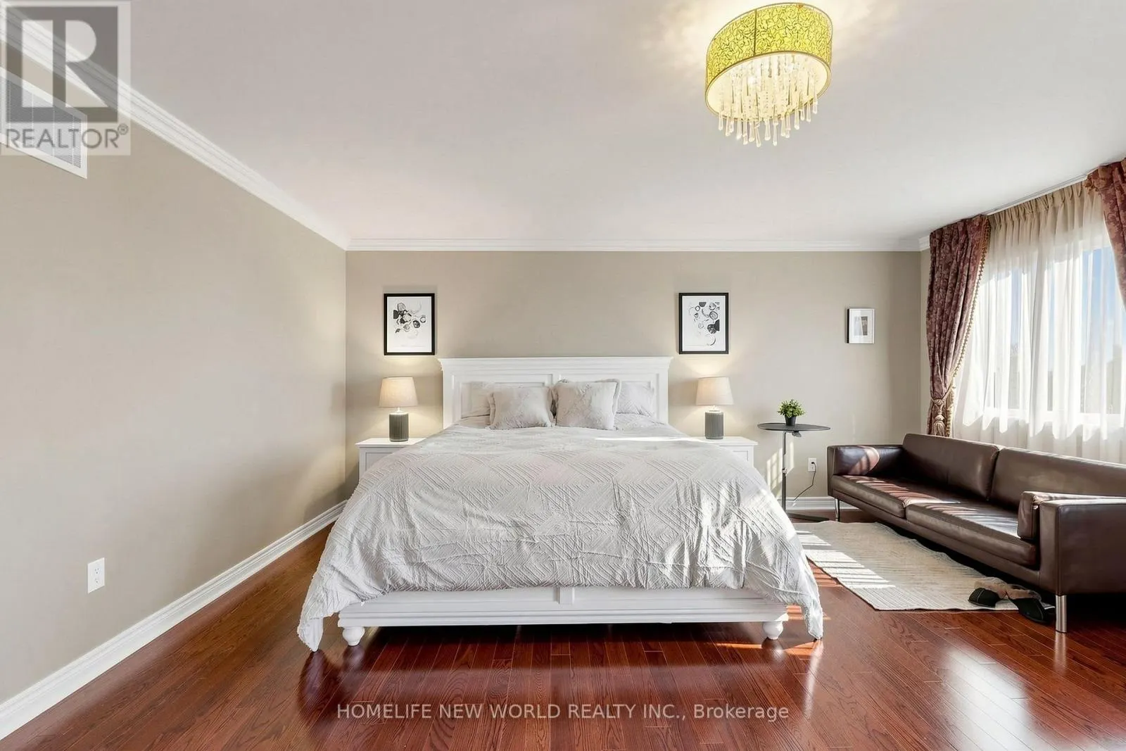 19 FEATHERWOOD DRIVE