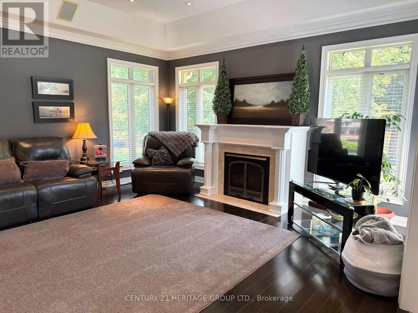 49 SHORE CRESCENT