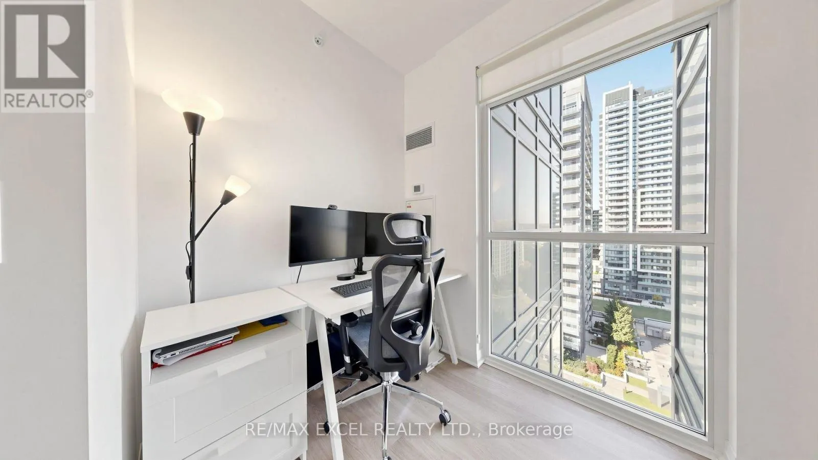 1208 - 55 ONEIDA CRESCENT